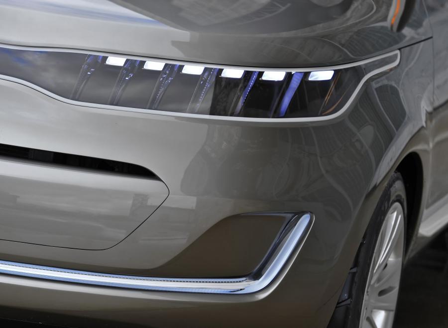 Детали экстерьера Kia KV7 Concept 2011 года  (фото 12 из 22)